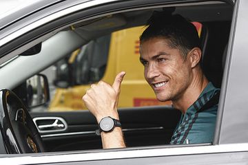 Ronaldo “Instagram”da milyonlar qazandı