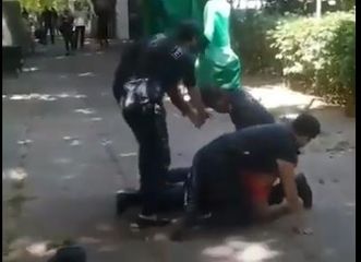 Ermənistan polisinin “Corc Floyd nümunəsi” – DAHA BİR VƏHŞİ DAVRANIŞ... - VİDEO