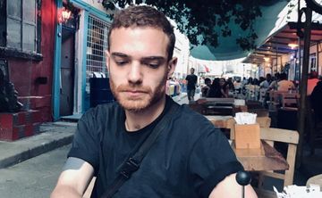 "Valideynlərimin təqaüdü ilə dolanıram" - Elnur