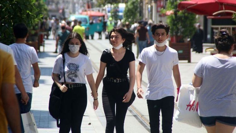 Türkiyədə maska taxmayanlara 223 manat cərimə 