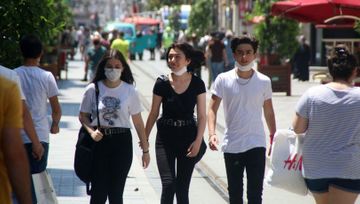 Türkiyədə maska taxmayanlara 223 manat cərimə 