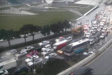 Heydər Əliyev prospektində baş vermiş avtoqəza sıxlığa səbəb olub - FOTO