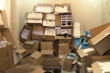 Azərbaycandan xaricə 1 milyon maska aparmaq istəyən əcnəbilər saxlanıldı - FOTO