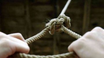 Azərbaycanda 4 uşaq anası intihar etdi: cinayət işi açıldı