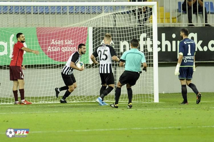 Azərbaycan Premyer Liqası təxirə salındı