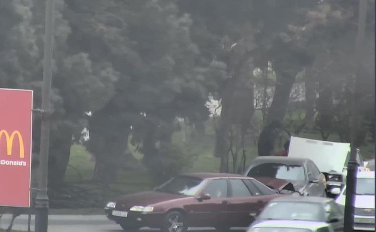Bakıda prospektdəki qəza sıxlığa səbəb oldu