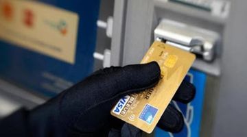 Həmyerlisinin bank kartından pul oğurladı