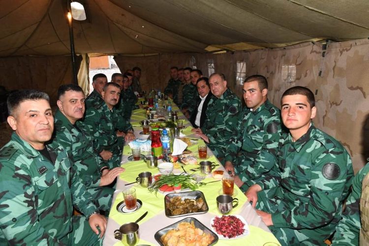 Elçin Quliyev və Məhərrəm Əliyev Qazaxda əsgərlərlə görüşdü