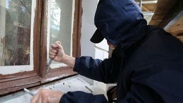 Evdən külli miqdarda oğurluq edildi