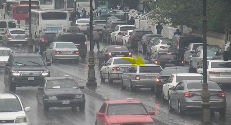 Bakıda yol qəzası tıxaca səbəb oldu - FOTO