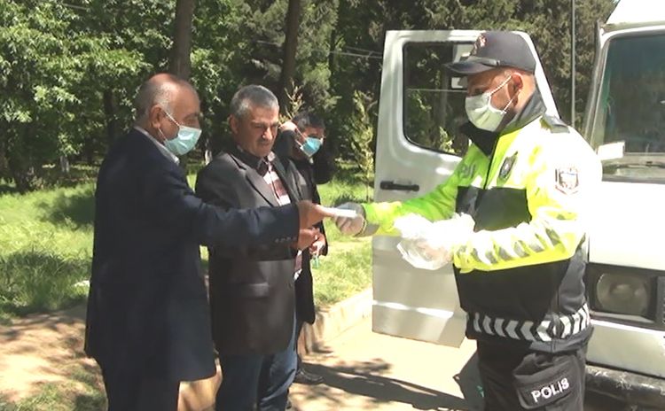 Vətəndaşlara maska və əlcək paylanıldı  - FOTO