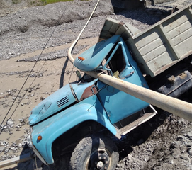 Maşın körpüdən aşdı: 1000 nəfər qazsız qaldı - FOTO