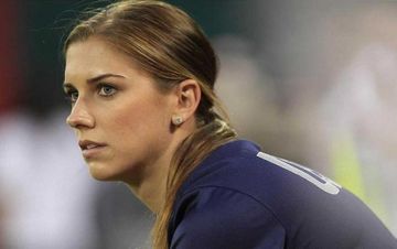 Məşhur futbolçu ana oldu - FOTOLAR