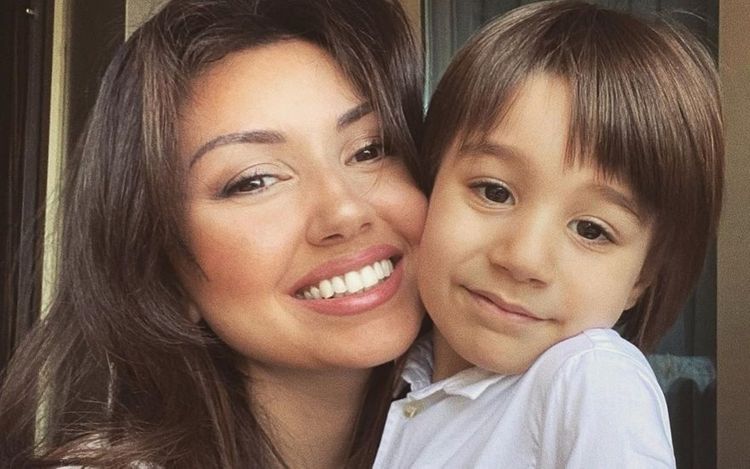 Şou-biznesə qayıtmağa hazırlaşan müğənni ad günü etdi - FOTO