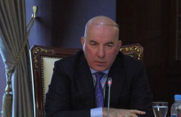 Elman Rüstəmov bağlanan banklardan DANIŞDI 