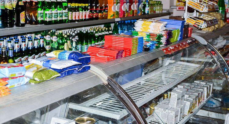 Bakıda gənc qadın marketdən oğurluq etdi