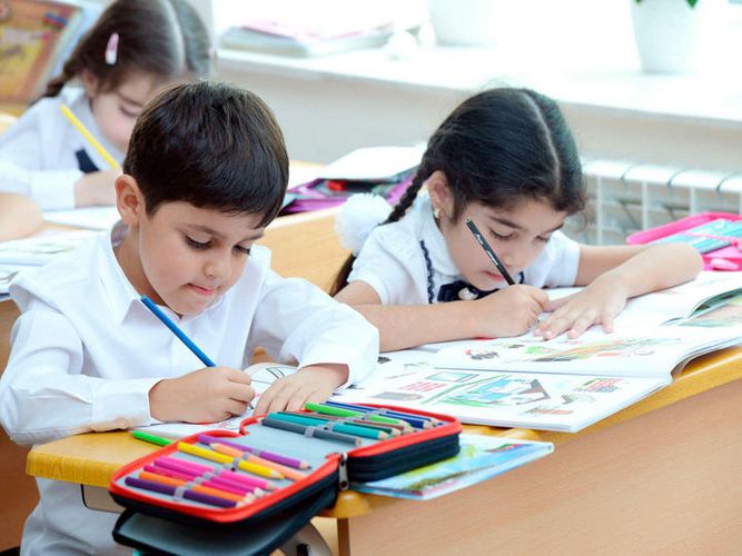 Yaşı 8-dən yuxarı olanlar birinci sinfə belə gedə biləcək 