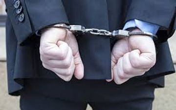 Sosial yardım adı ilə rüşvət alan məmura cinayət işi açıldı - RƏSMİ