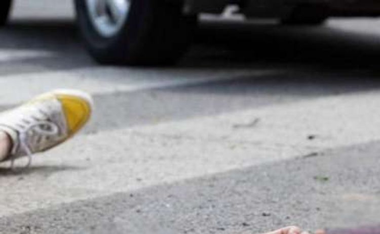 Bakıda avtomobilin vurduğu piyada öldü