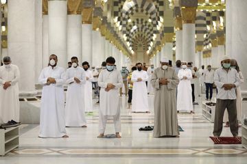 Səudiyyə Ərəbistanında məscidlər açıldı