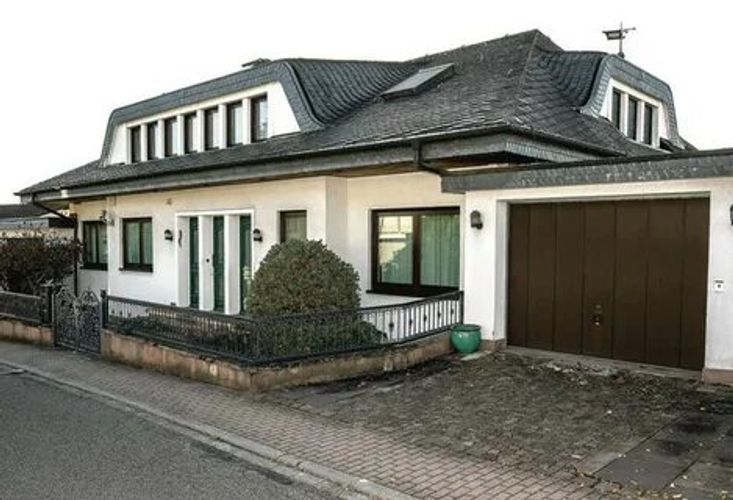 Dünyanın keçmiş birinci tennisçisi villasını anası ilə birlikdə satır