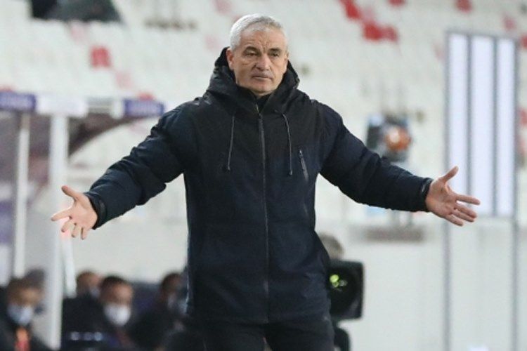 “Sivasspor”un baş məşqçisi: “Qarabağ” və “Qalatasaray”la oynamaq asan deyil”