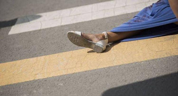 Bakıda maşınla vurulan qadın öldü