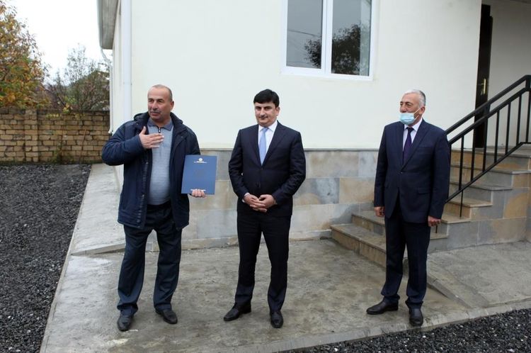  Şəhid ailələrinə və Qarabağ müharibəsi əlillərinə ev verildi