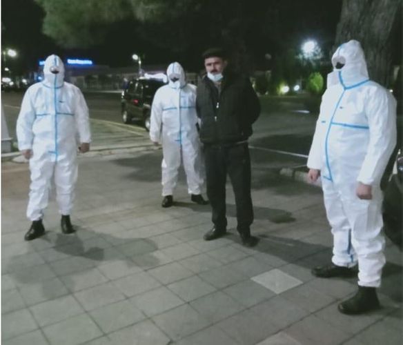 Koronavirus xəstəsi evdən çıxıb getdi