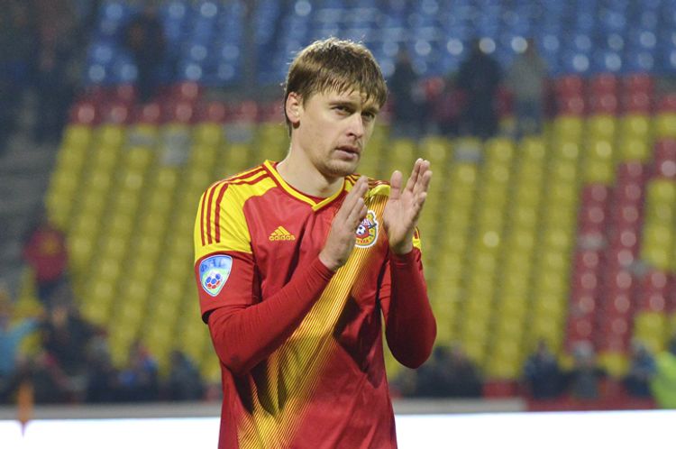 Oyun satan müdafiəçi futboldan ömürlük kənarlaşdırıldı