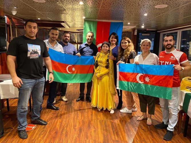 BƏƏ-də yaşayan azərbaycanlılar tarixi qələbəmizi qeyd ediblər