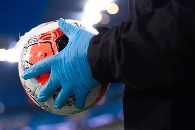 İngiltərə çempionatında koronavirusa REKORD YOLUXMA