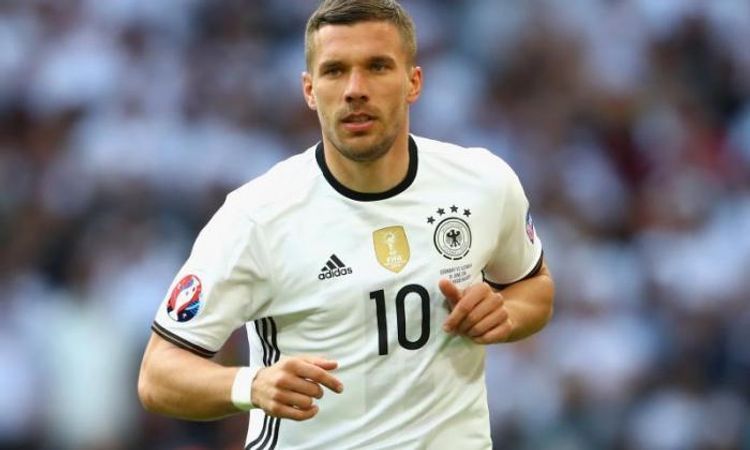 Podolski hokkey komandasında oynayacaq