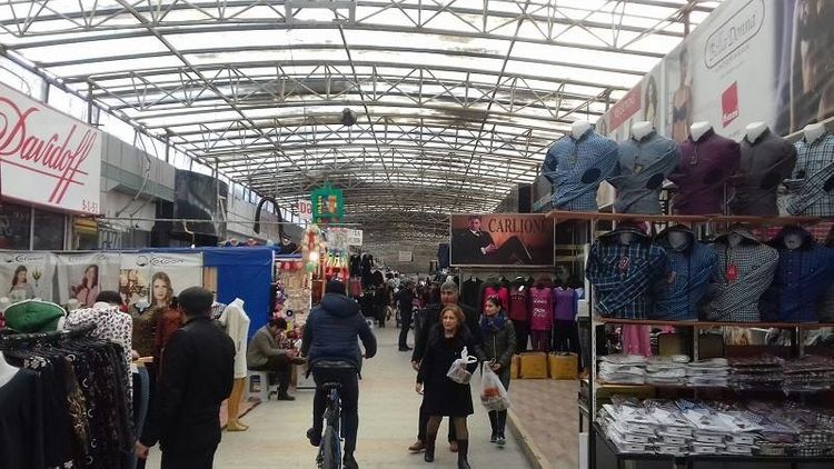 Bakıda ticarət mərkəzindən oğurluq olub