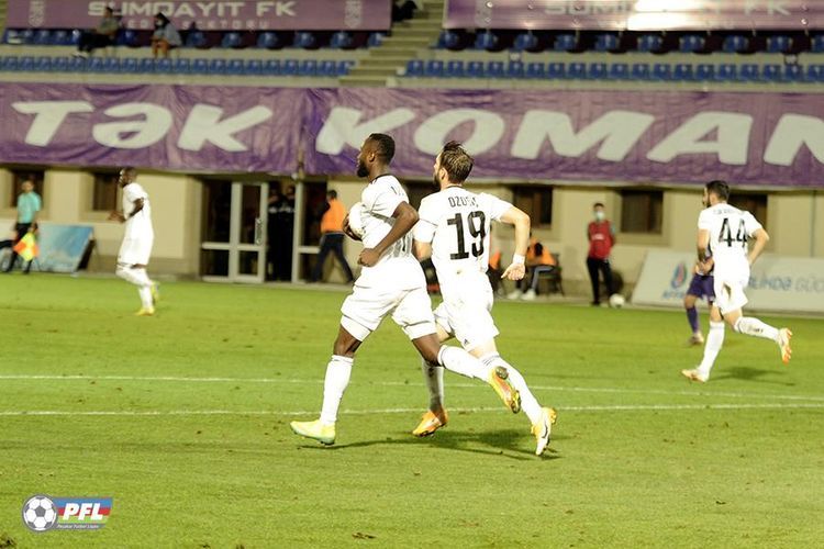 “Qarabağ” 2 müdafiəçi ilə meydana çıxır