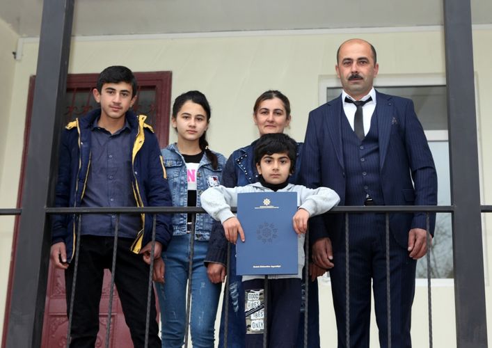 Şəhid ailələrinə  və Qarabağ müharibəsi əlillərinə ev verildi