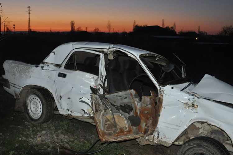 "Mercedes"lə "Qaz-31" toqquşdu: ölən var