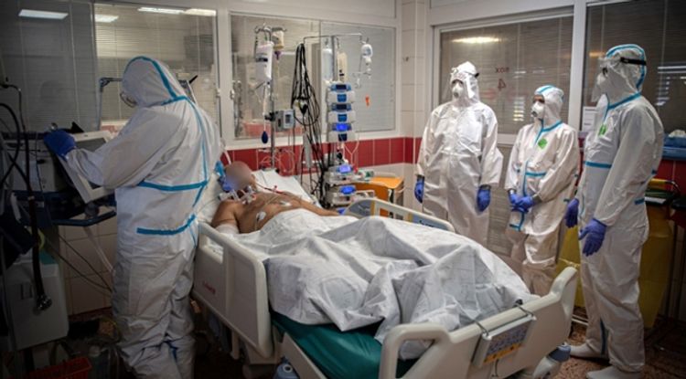 Qorxunc statistika: 18 milyondan çox  koronavirus xəstəsi müalicə alır