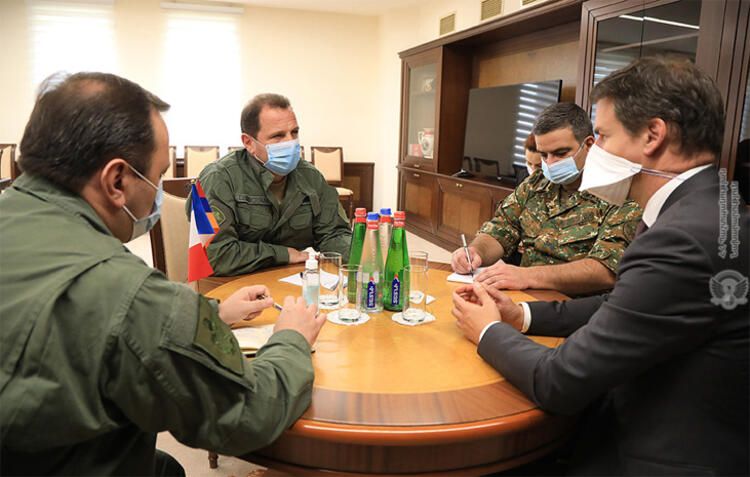 Fransa səfiri canilərlə bir masada: belə “həmsədr”dən hansı ədaləti gözləmək olar? 