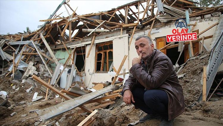 Ailəsini düşmən hücumundan belə xilas etdi...  - FOTO