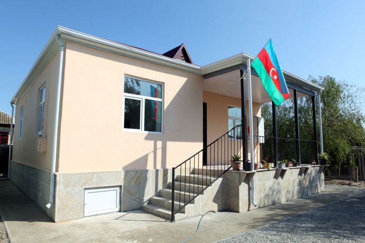 Şəhid ailələri və Qarabağ müharibəsi əlillərinə yeni evlər verildi