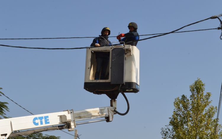 Cəbhə xəttindəki rayonlarda elektrik qəzaları aradan qaldırıldı
