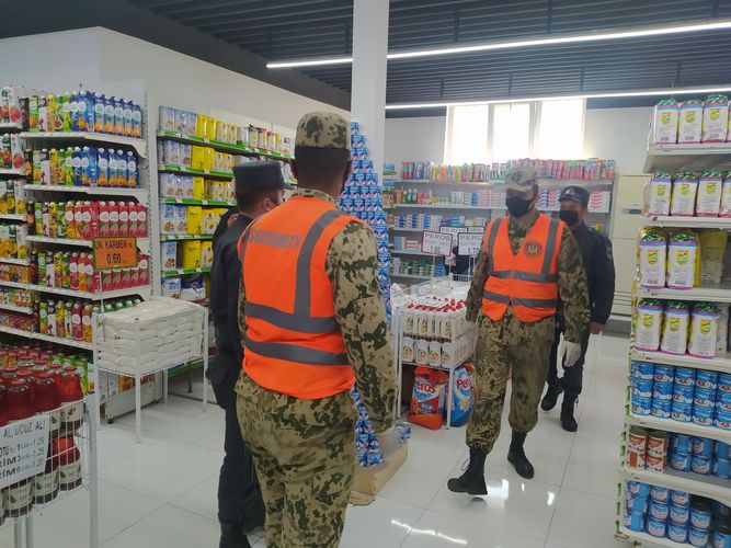 Qapalı məkanlarda maska taxmayanlar cərimələndi - FOTO