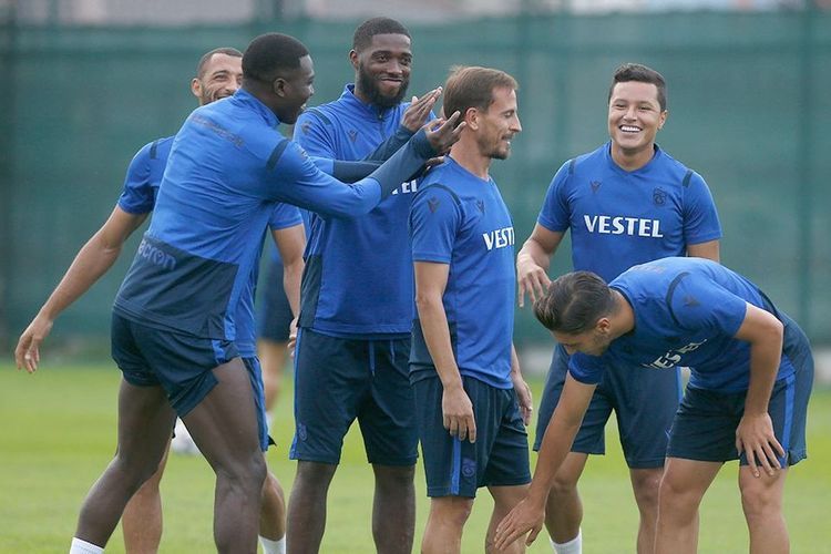 Türkiyə klubunun futbolçusu koronavirusa yoluxdu 