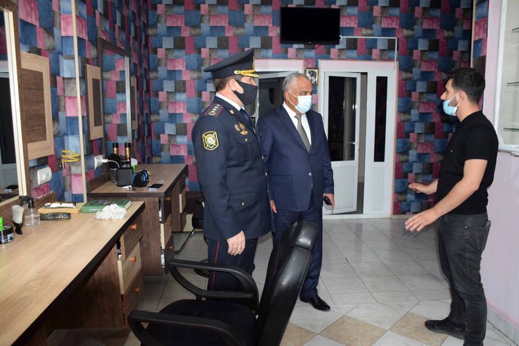 İcra başçısı polislə birgə reyd keçirdi - FOTO