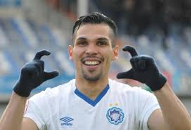 İtaliya vətəndaşı olan futbolçu “Keşlə”yə qayıtdı