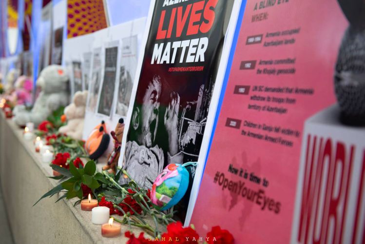 Kanada azərbaycanlılarından Gəncədə baş verən terrora etiraz - FOTO