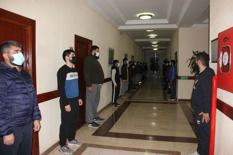 Qonaqlıq məclisi quran 20 nəfər cəzalandı - FOTO