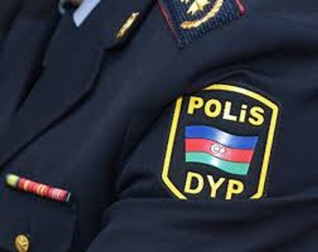 Valideynlərini təhqir edən polis qovuldu