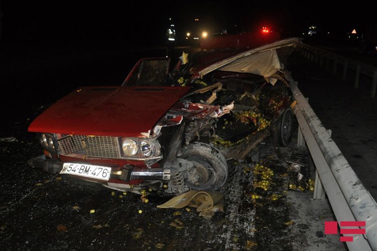 Qəzada ölən sürücünün yaxınları meyitxanaya hücum etdi - RƏSMİ